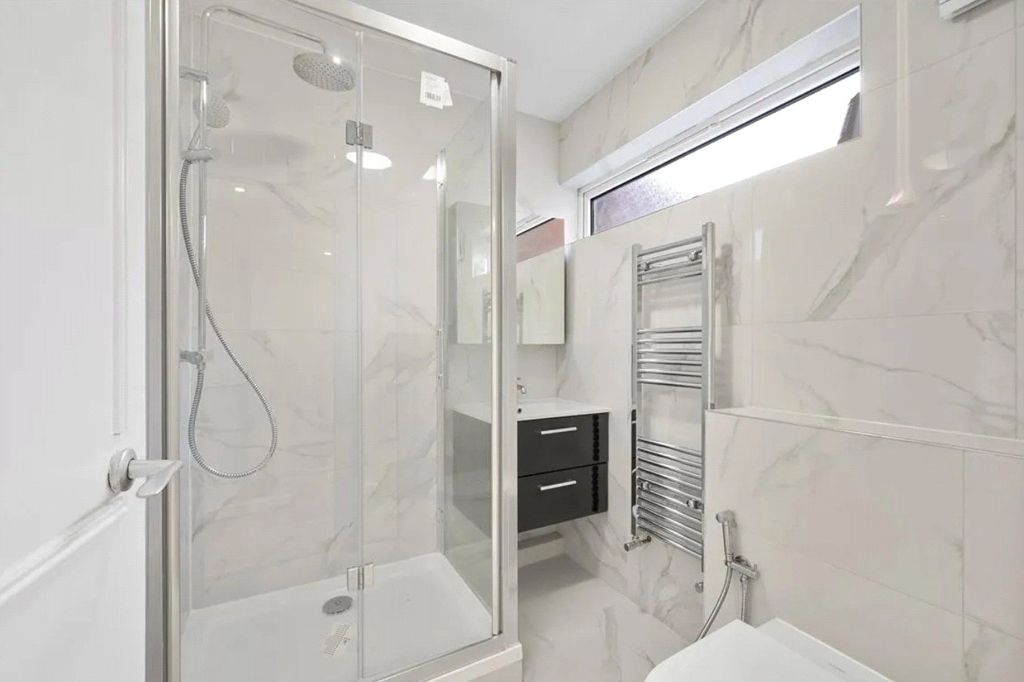 Property photo 3 of 8 Picture No. 05