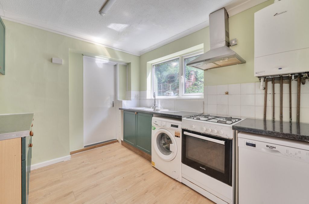 Property photo 3 of 12 1483528-6-6A3Bf6F...