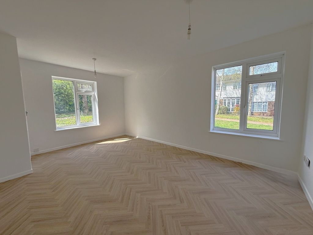 Property photo 2 of 10 5557117