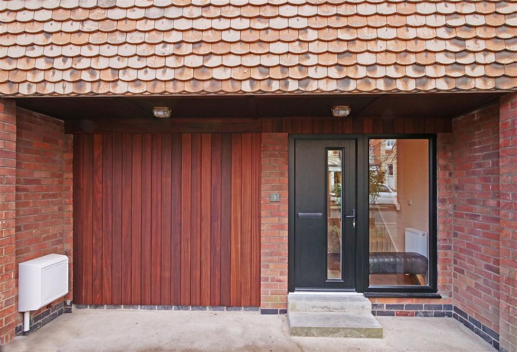 Property photo 2 of 16 Pnmb0212.Jpg