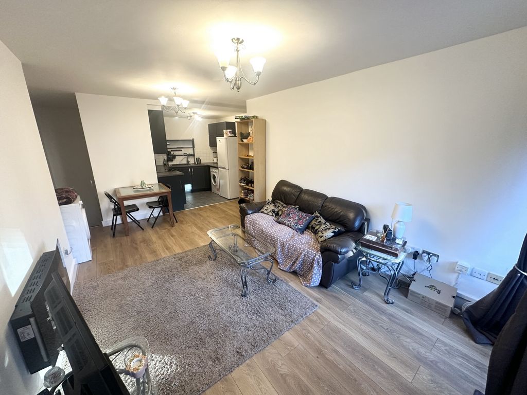 Property photo 1 of 15 Photo 5