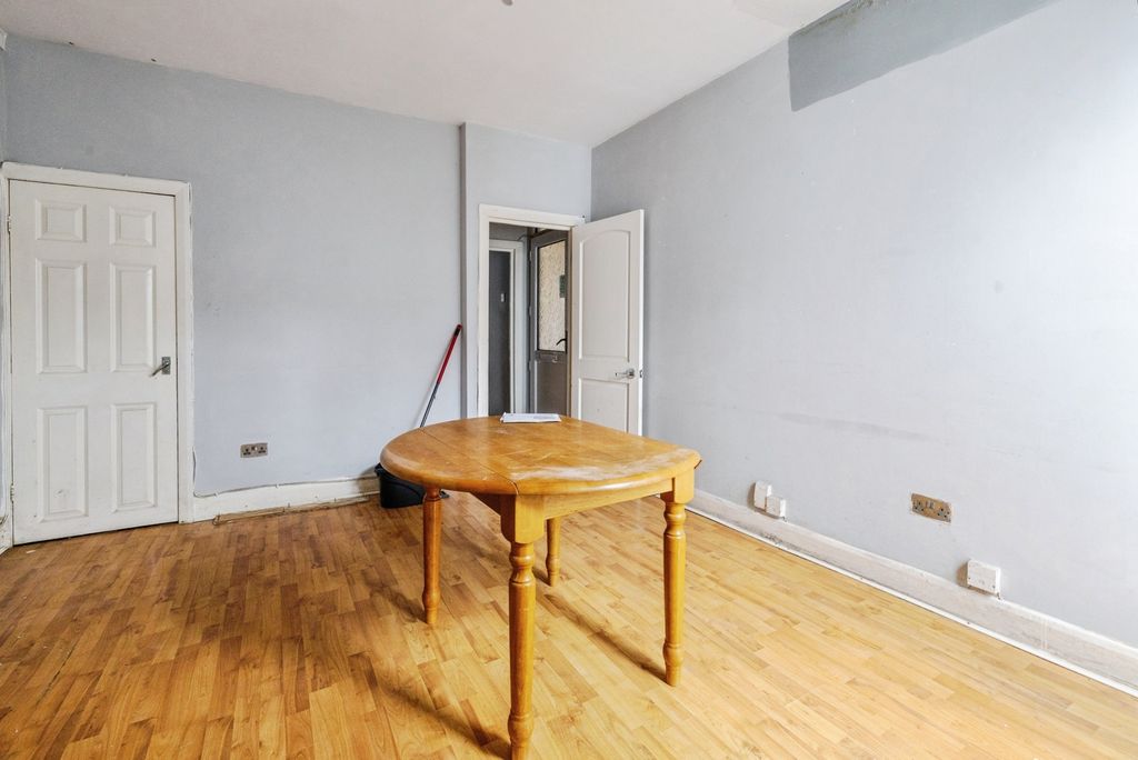 Property photo 2 of 9 Pbox-Img.Jpg