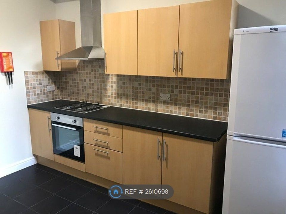 Property photo 3 of 7 Kitchen