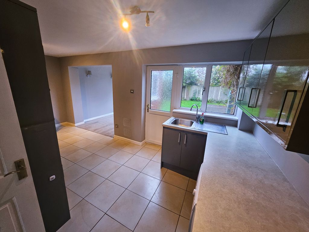 Property photo 3 of 20 Kitchen