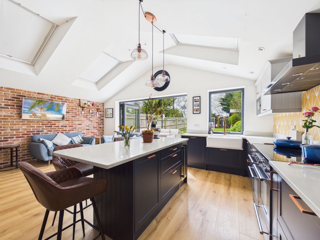 Property photo 2 of 27 Kitchen 1