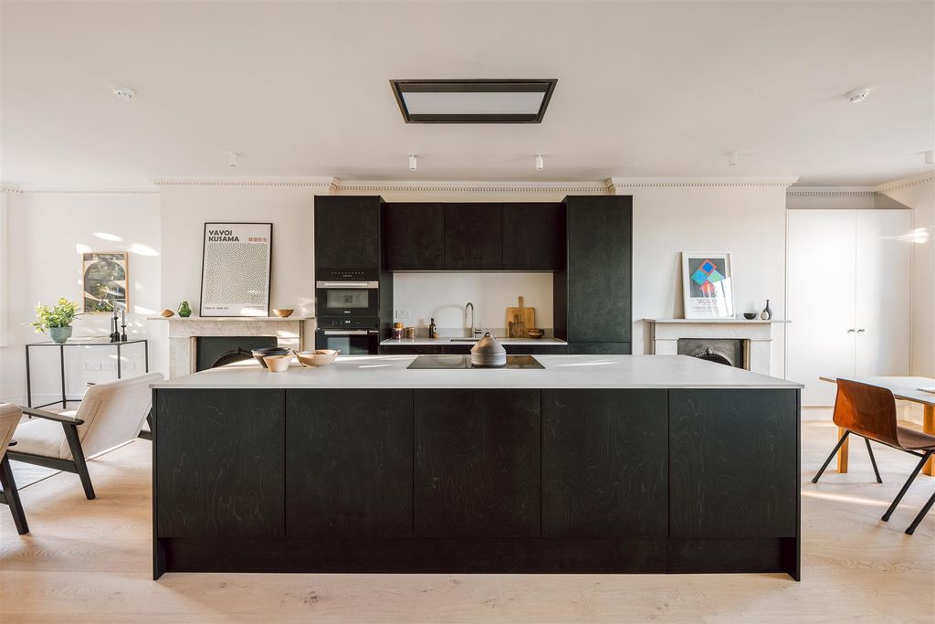 Property photo 3 of 39 Aberdeen Road, N5