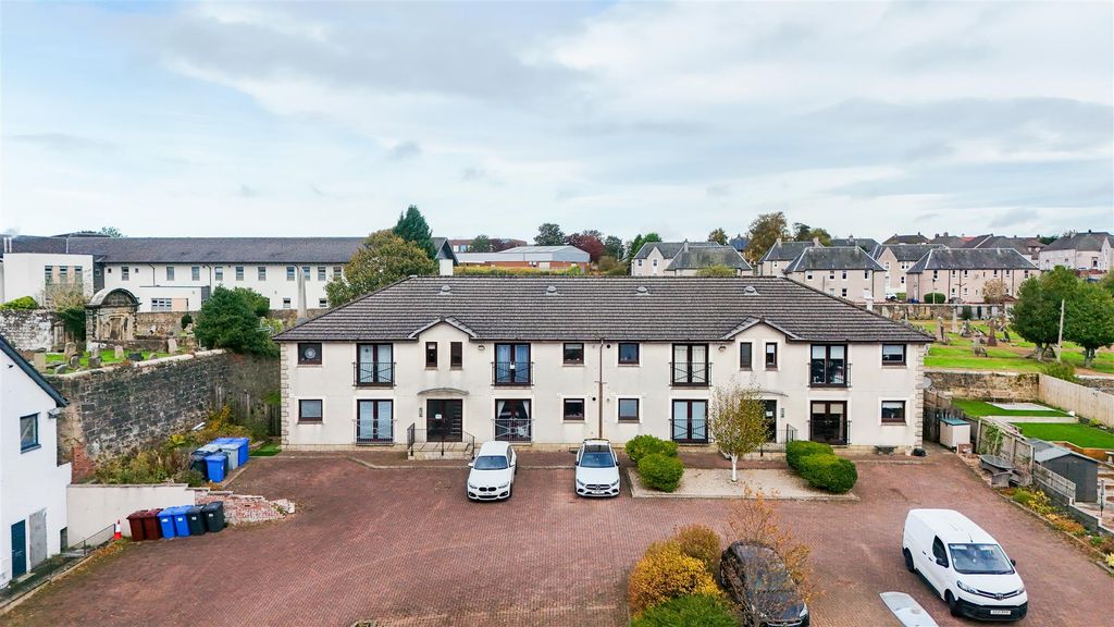 Property photo 1 of 15 External