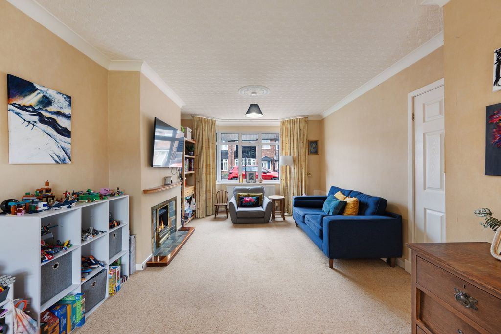 Property photo 3 of 12