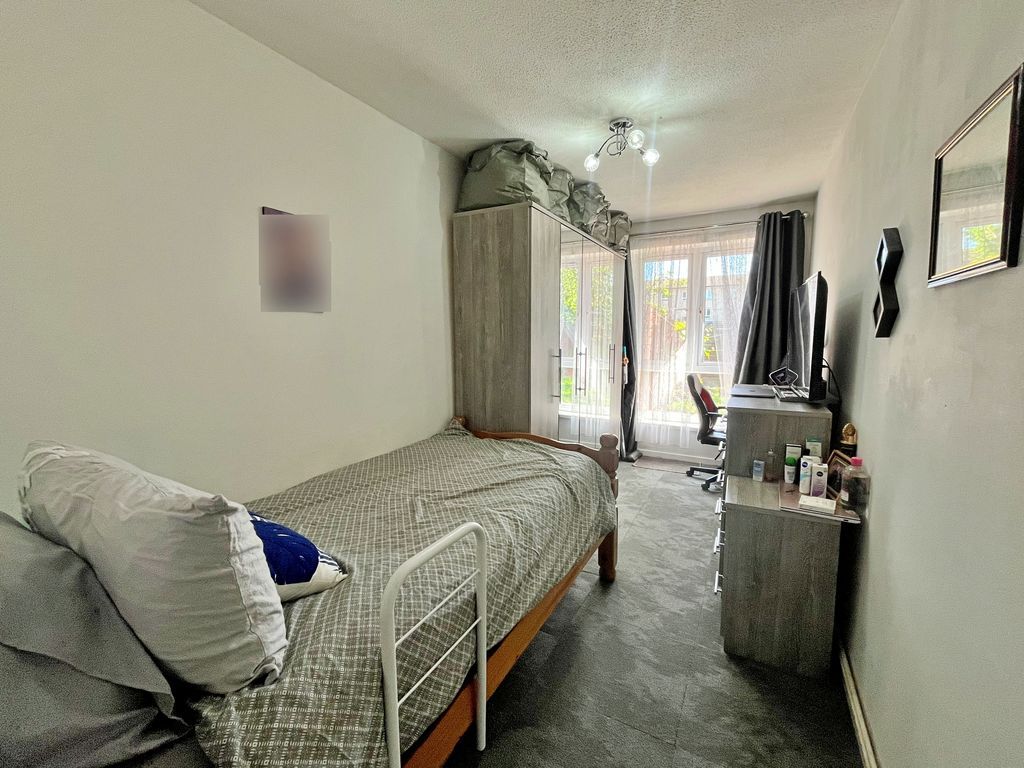 Additional image 9 of 4 bed flat for saleSilvertree Lane, Greenford UB6