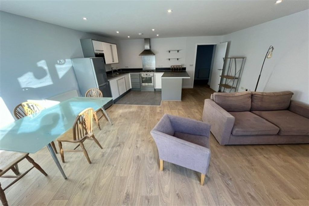 Property photo 1 of 13 (Main)