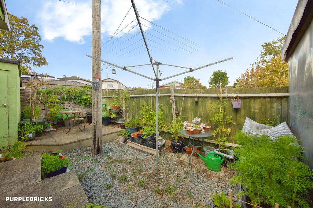 Property photo 2 of 21
