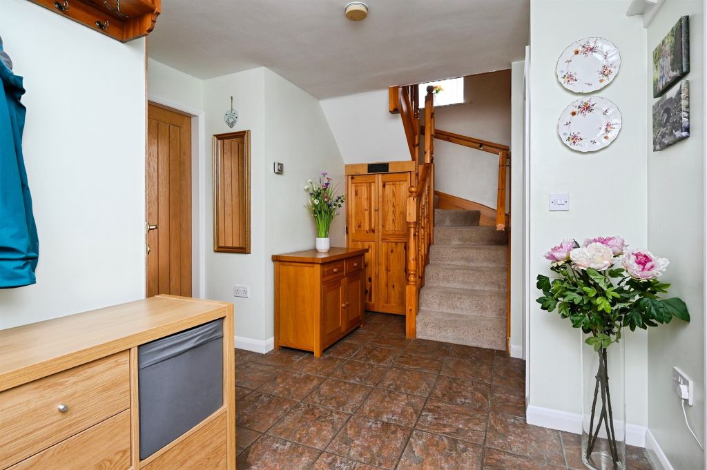 Property photo 2 of 23