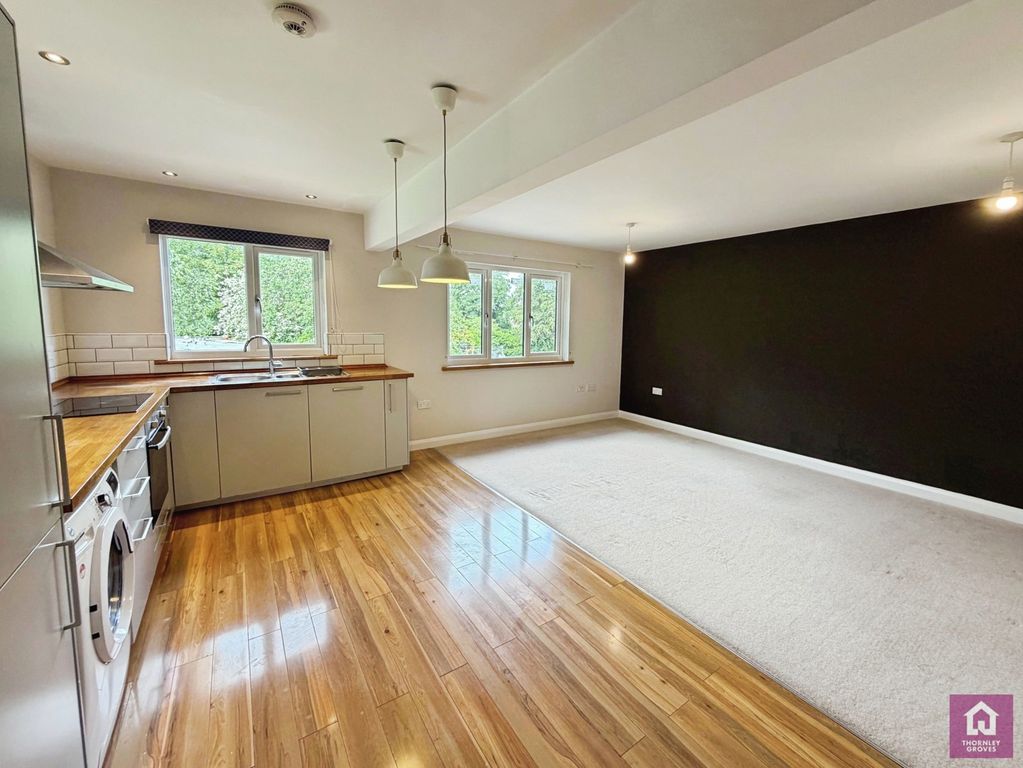 Property photo 3 of 8 Pbox-Img.Jpg