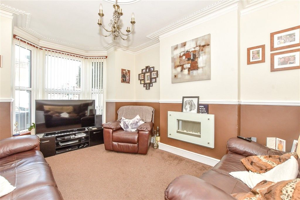 Property photo 2 of 10 Lounge