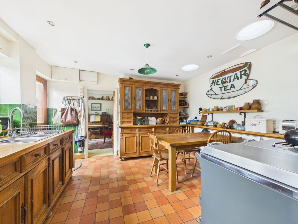 Property photo 2 of 37 Kitchen