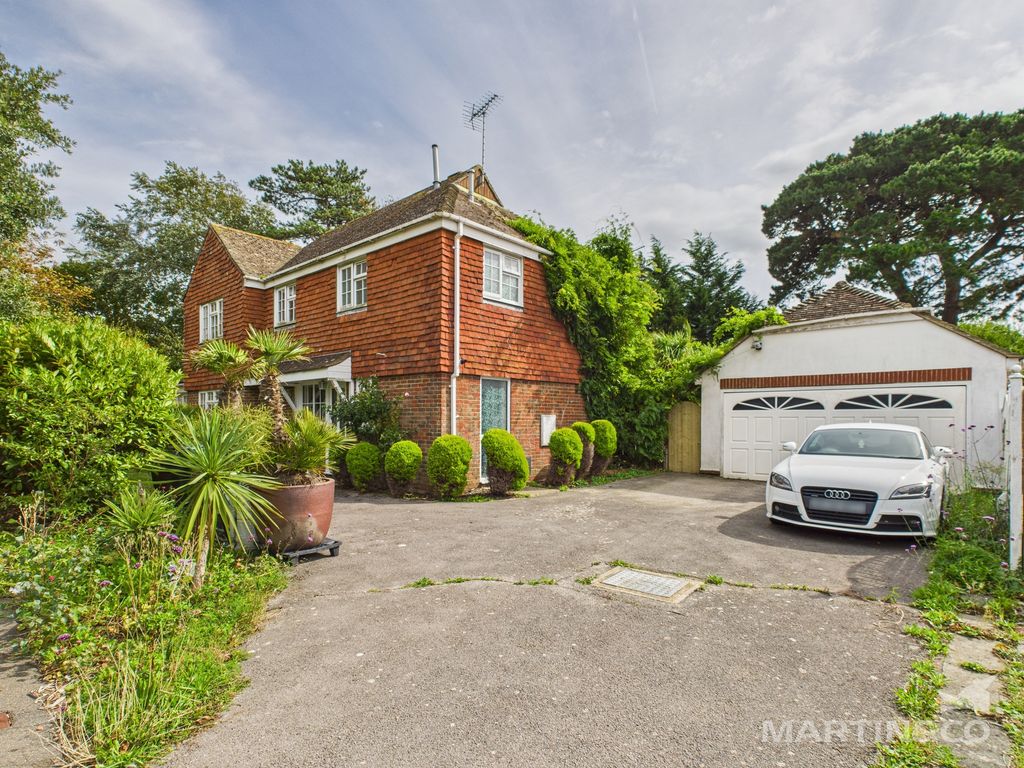 Property photo 1 of 28 Property Front