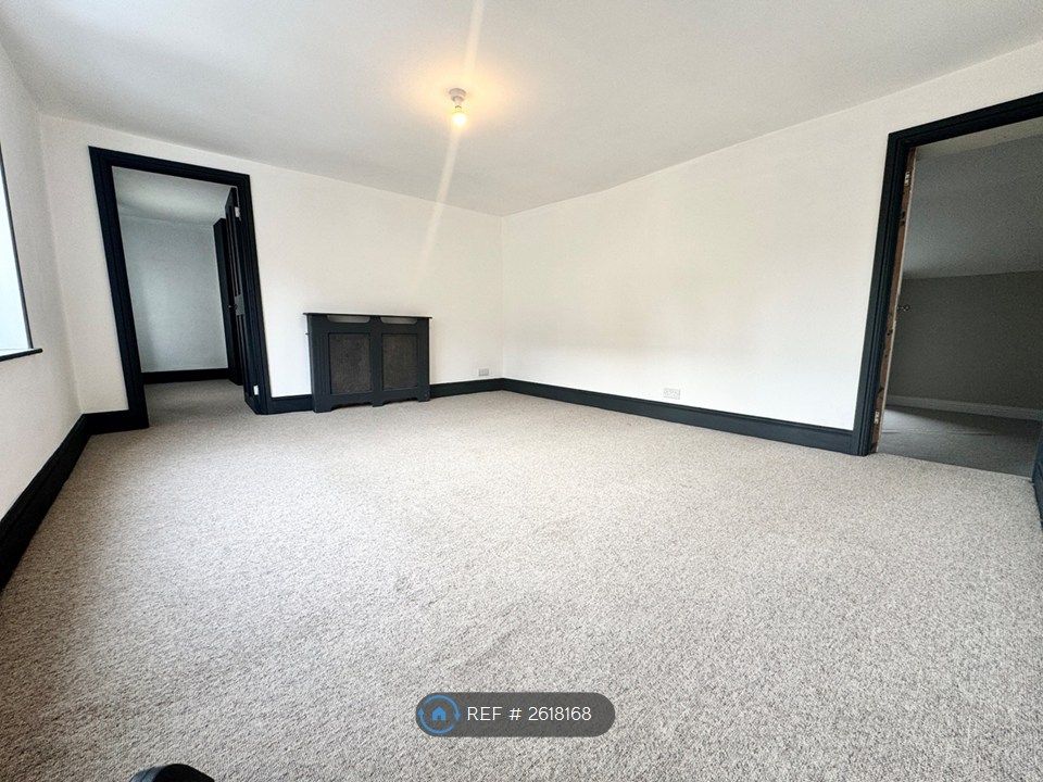 Property photo 3 of 28
