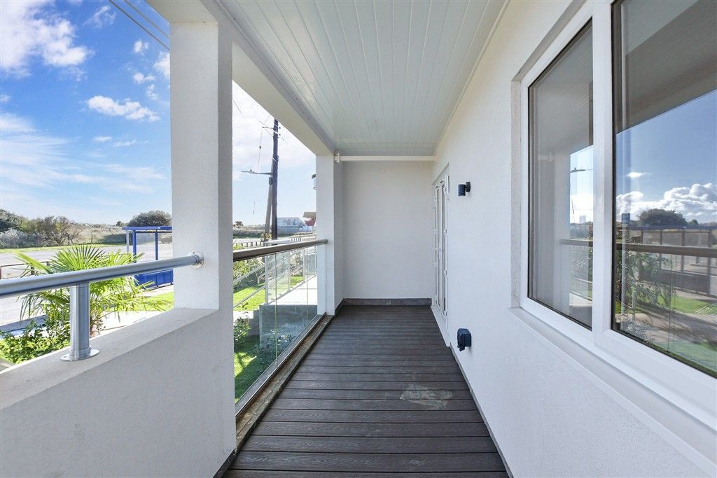 Property photo 3 of 14 Balcony / Terrace