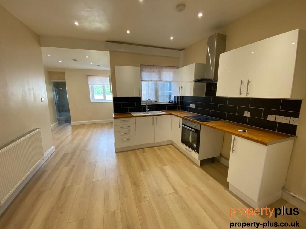 Property photo 3 of 8 Picture 3