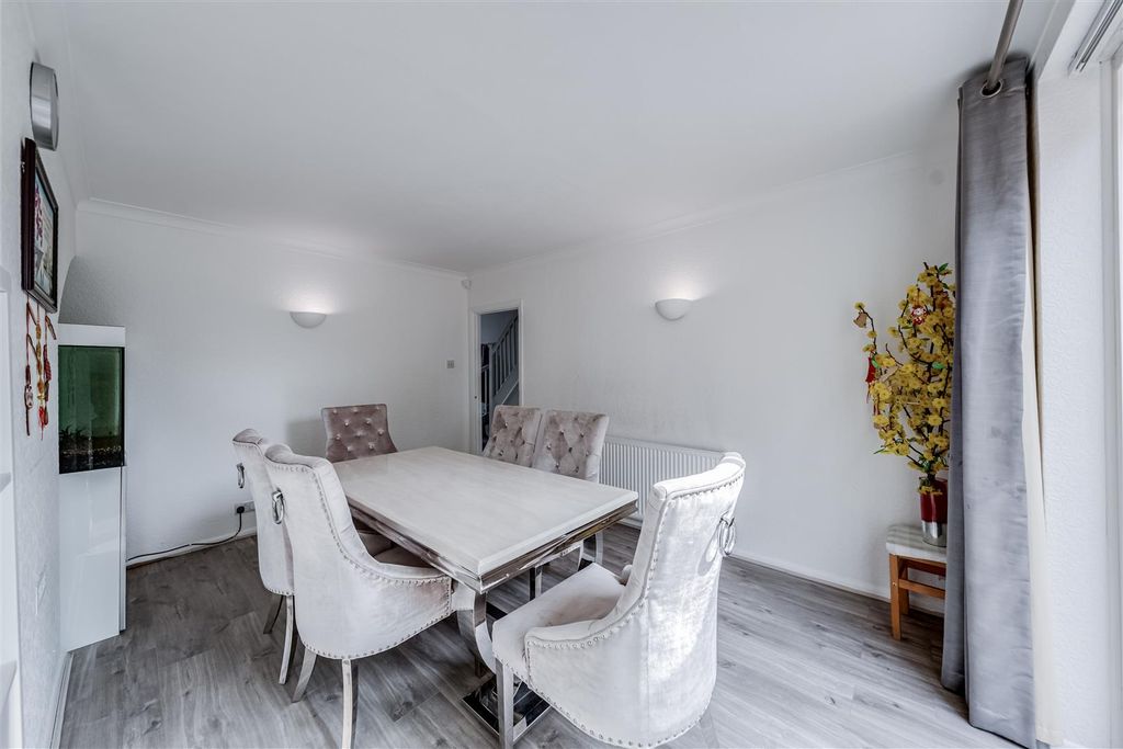 Property photo 3 of 17 Dining Room
