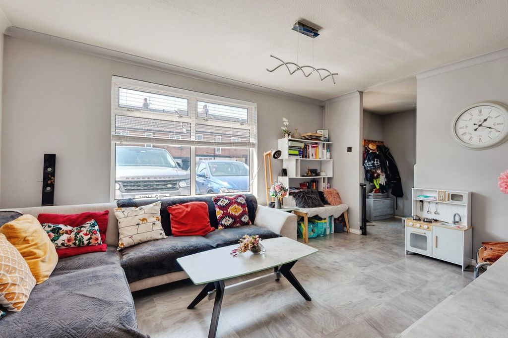 Property photo 3 of 22 Pbox-Img.Jpg