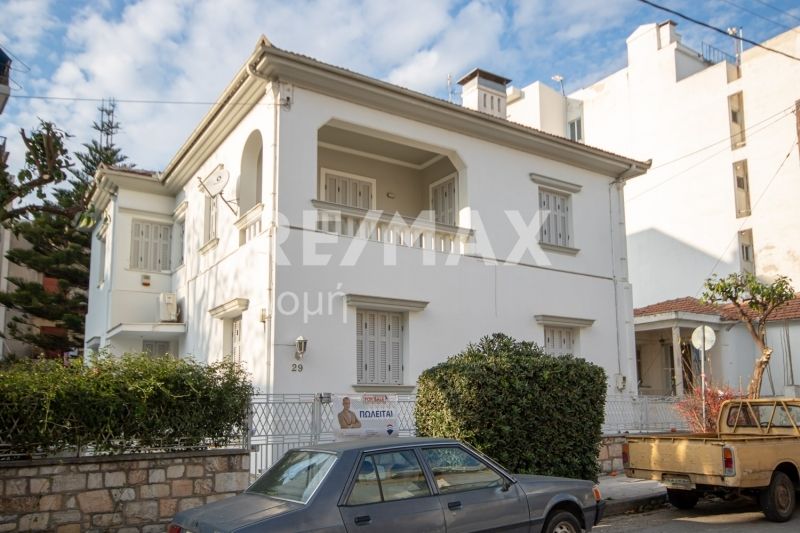 Property photo 1 of 25