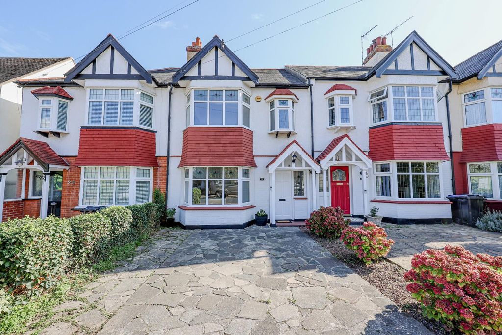 Property photo 1 of 32