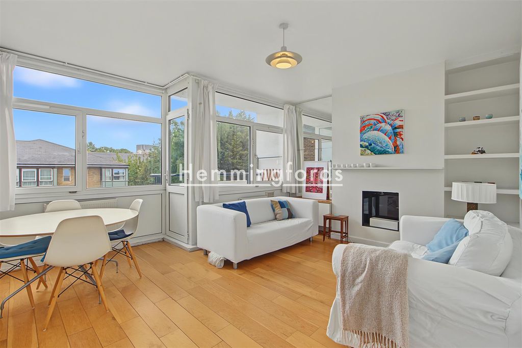 Property photo 1 of 13 Redmond House N1-2.Jpg