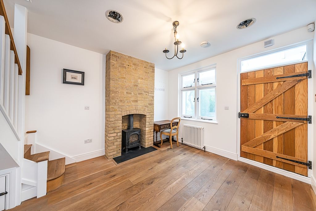 Property photo 1 of 18 1-Penhurst-Place-14