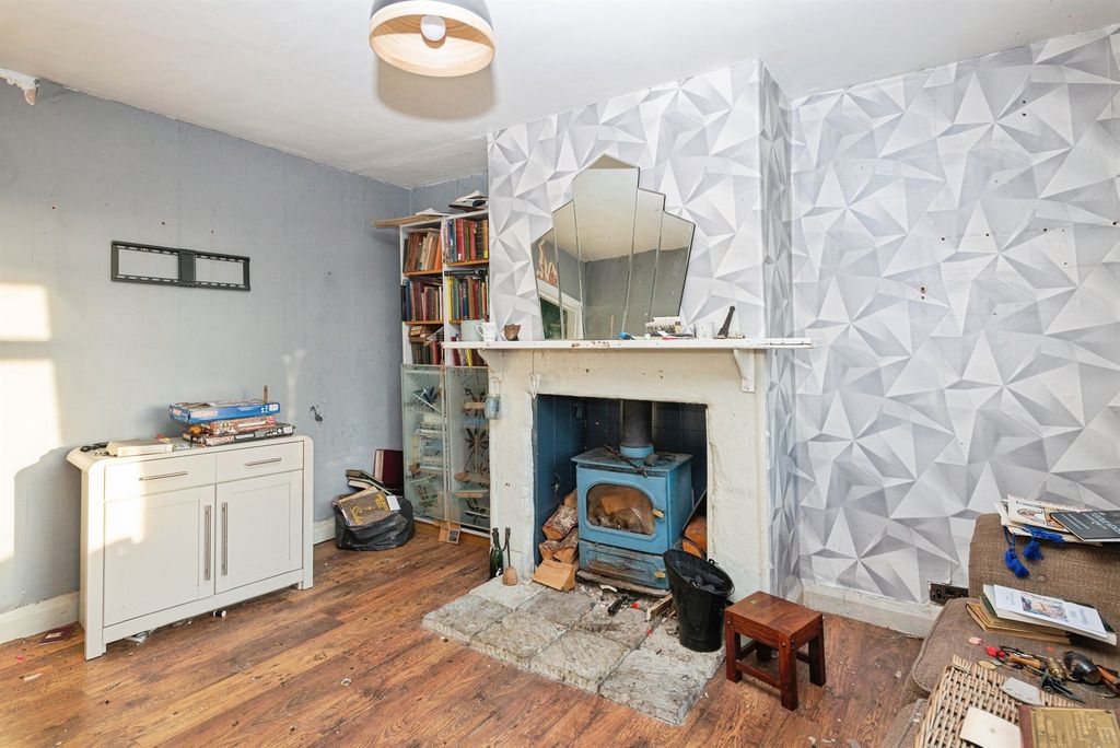 Property photo 2 of 9