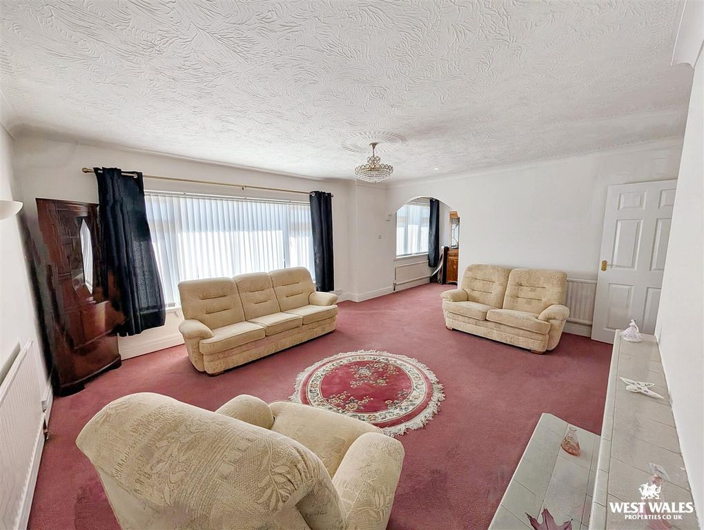 Property photo 3 of 30 1000099052.Jpg