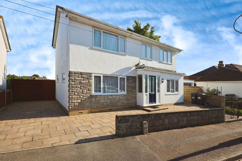 Property photo 1 of 13 Photo 14
