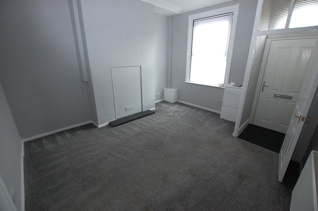 Property photo 2 of 10 Picture No. 05