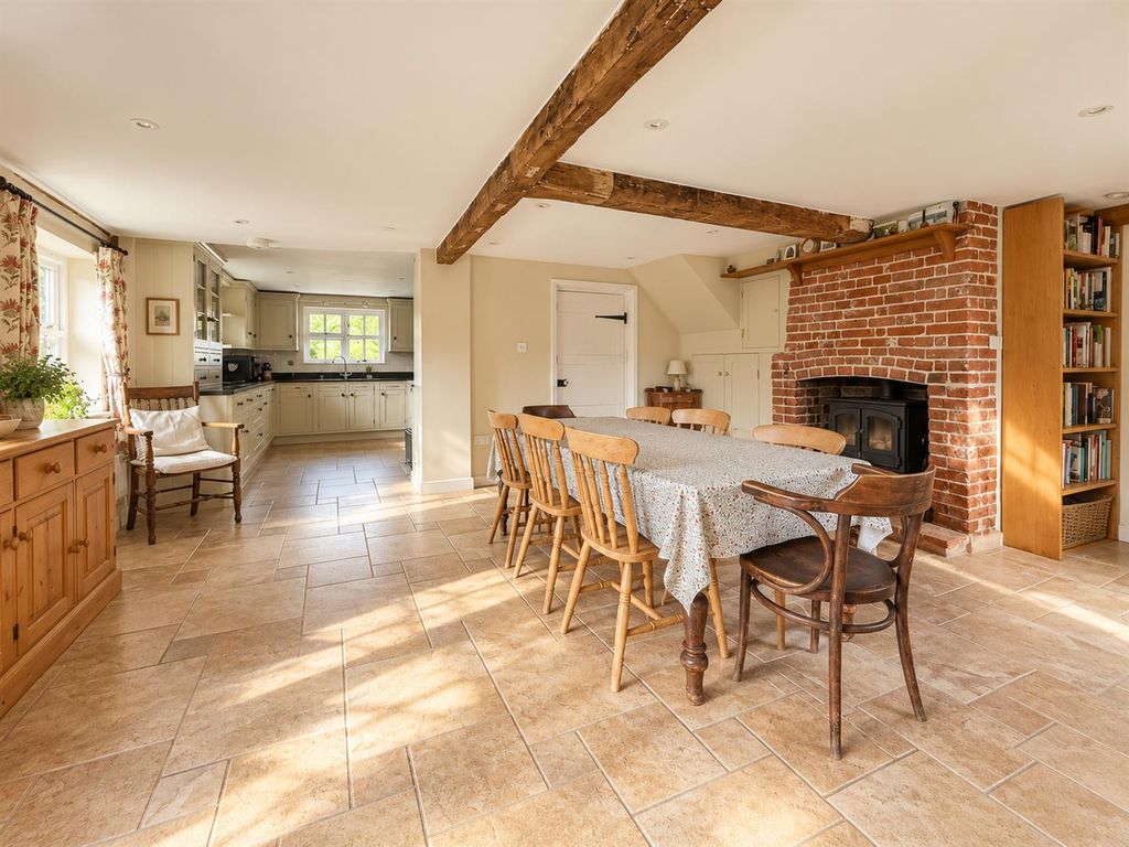 Property photo 2 of 33