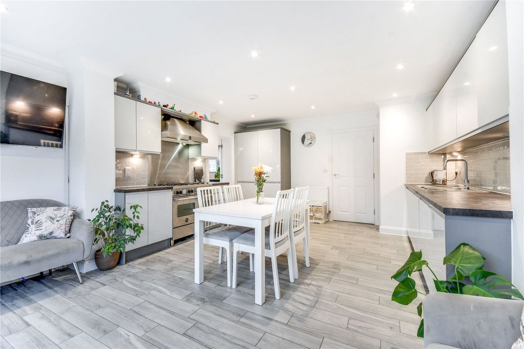 Property photo 3 of 19 Kitchen/Family