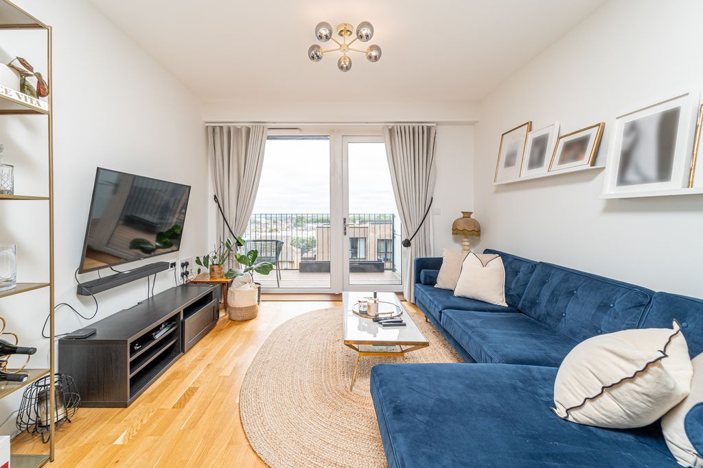 Property photo 3 of 13 Ndb06918-Edit