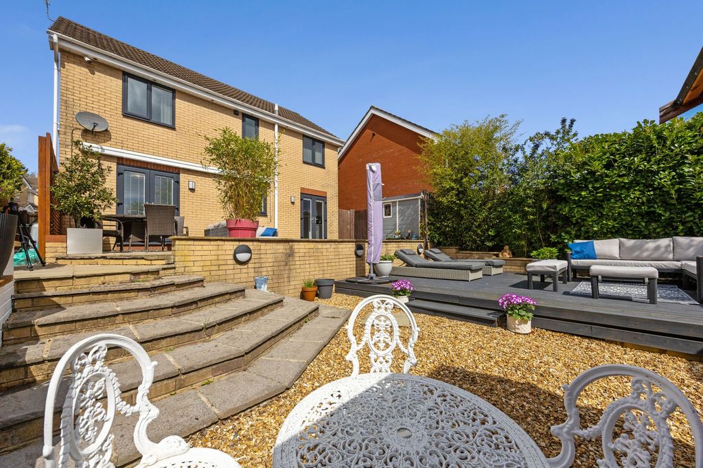 Property photo 2 of 54 Rear Garden