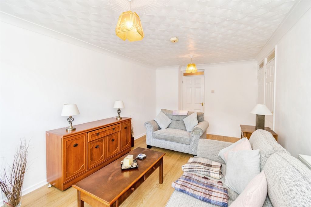 Property photo 3 of 20