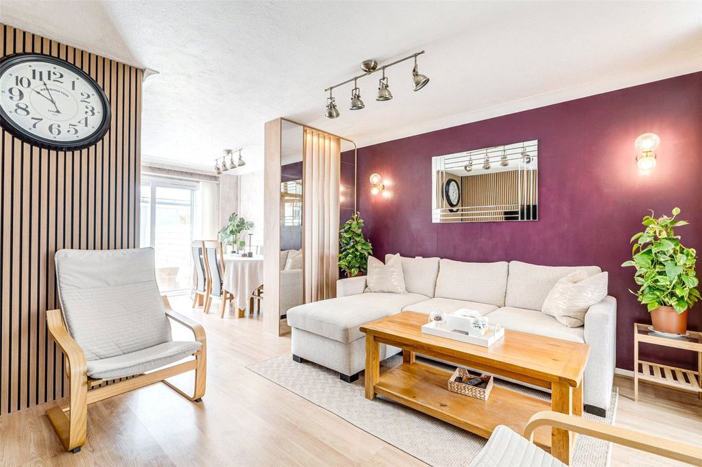 Property photo 2 of 19 Picture No. 26