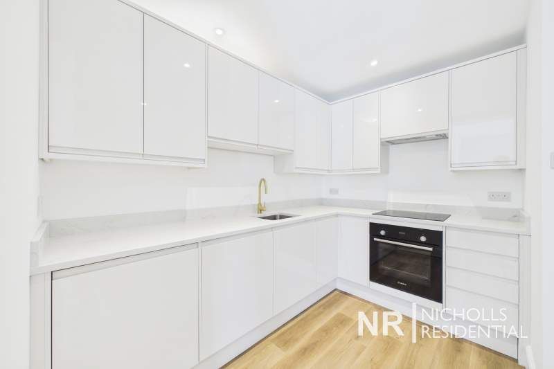 Property photo 3 of 14 Kitchen