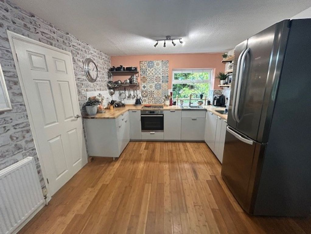 Property photo 3 of 21