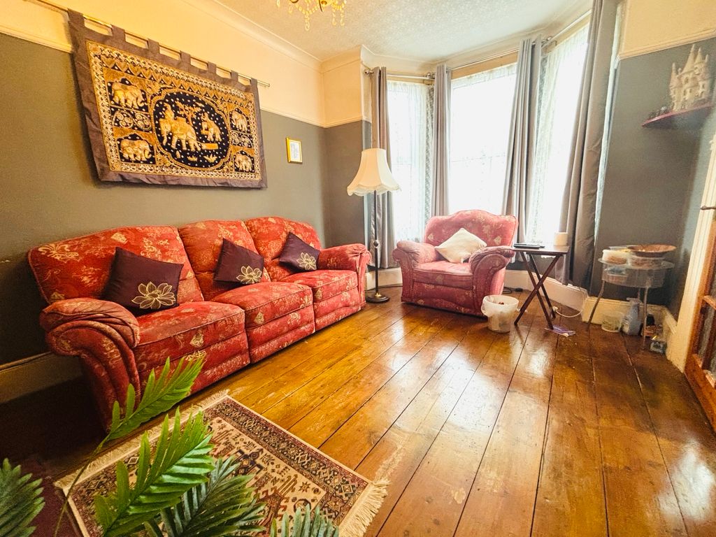 Property photo 2 of 12