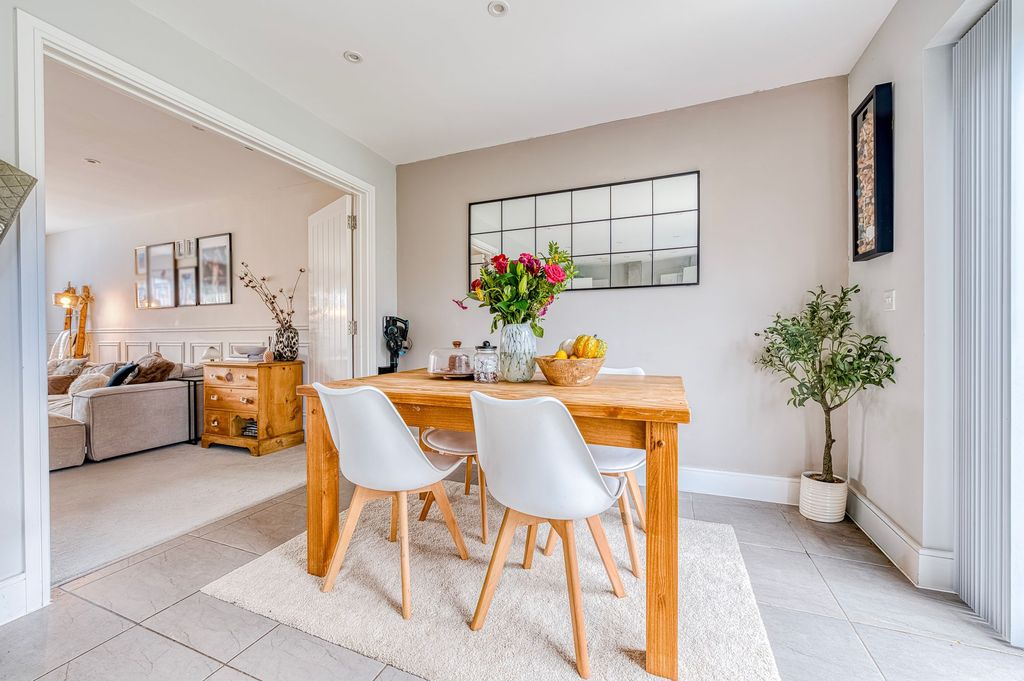 Property photo 3 of 24