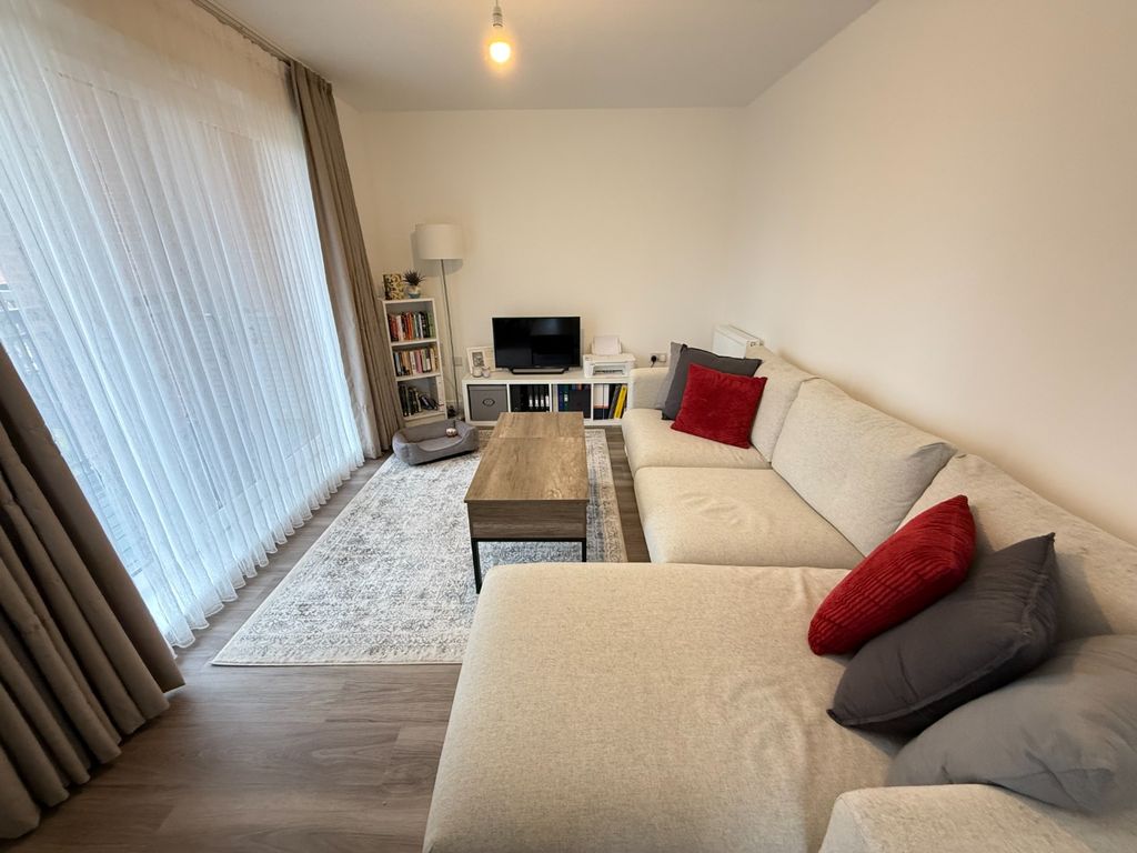 Property photo 2 of 10 5532932