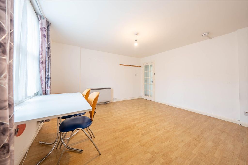 Property photo 3 of 16 Dsc02597-Hdr.Jpg