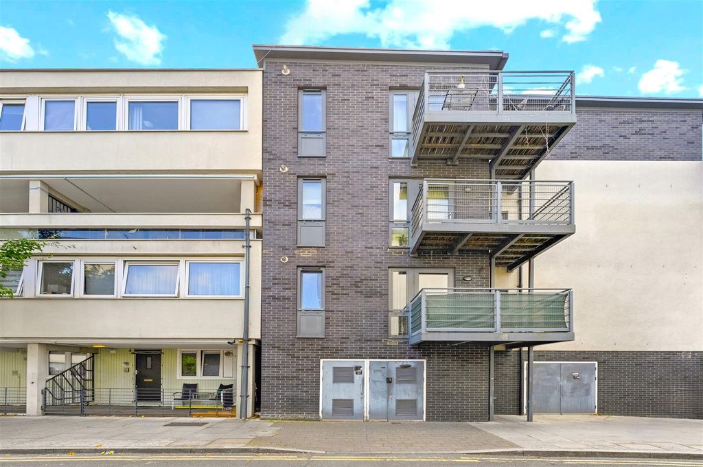 Property photo 1 of 15