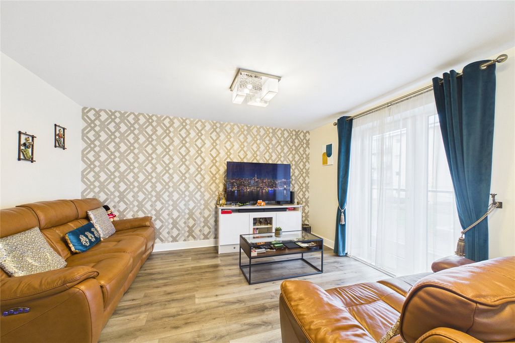 Property photo 3 of 10 Picture No. 06