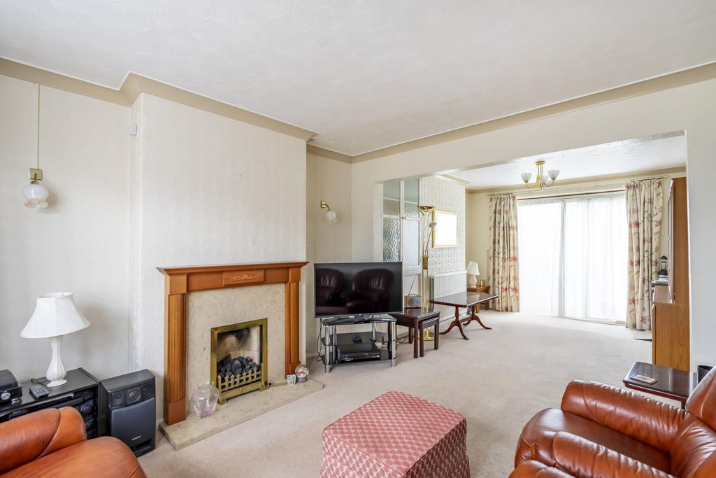 Property photo 2 of 16 Living Room