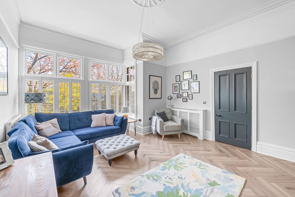 Property photo 2 of 26