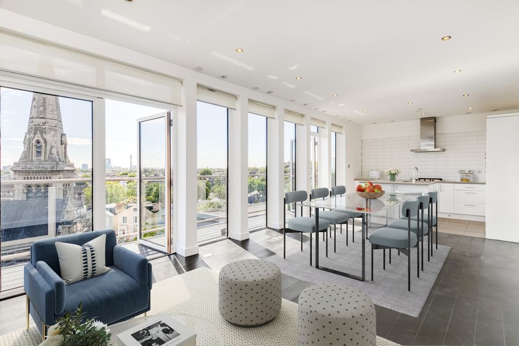 Property photo 2 of 12 Picture No. 29